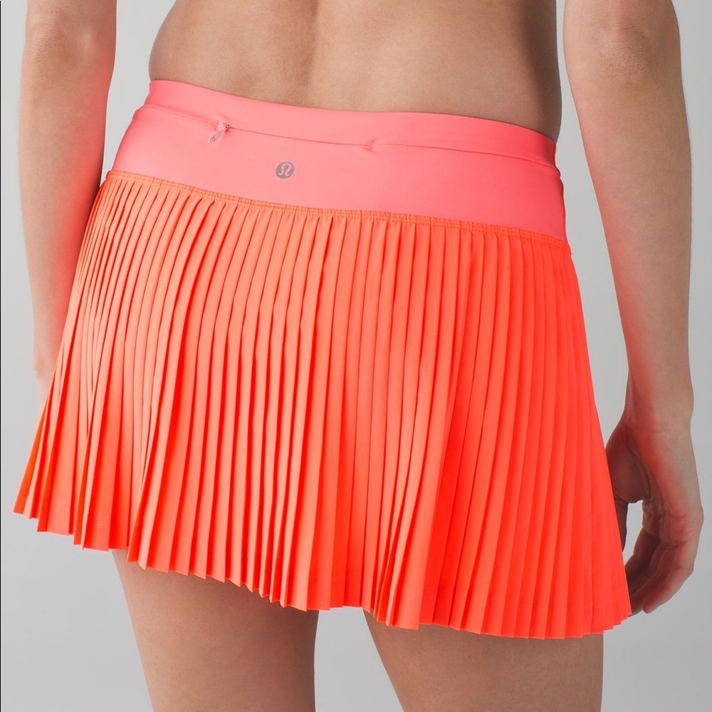 Lululemon tennis skirt size 8!!